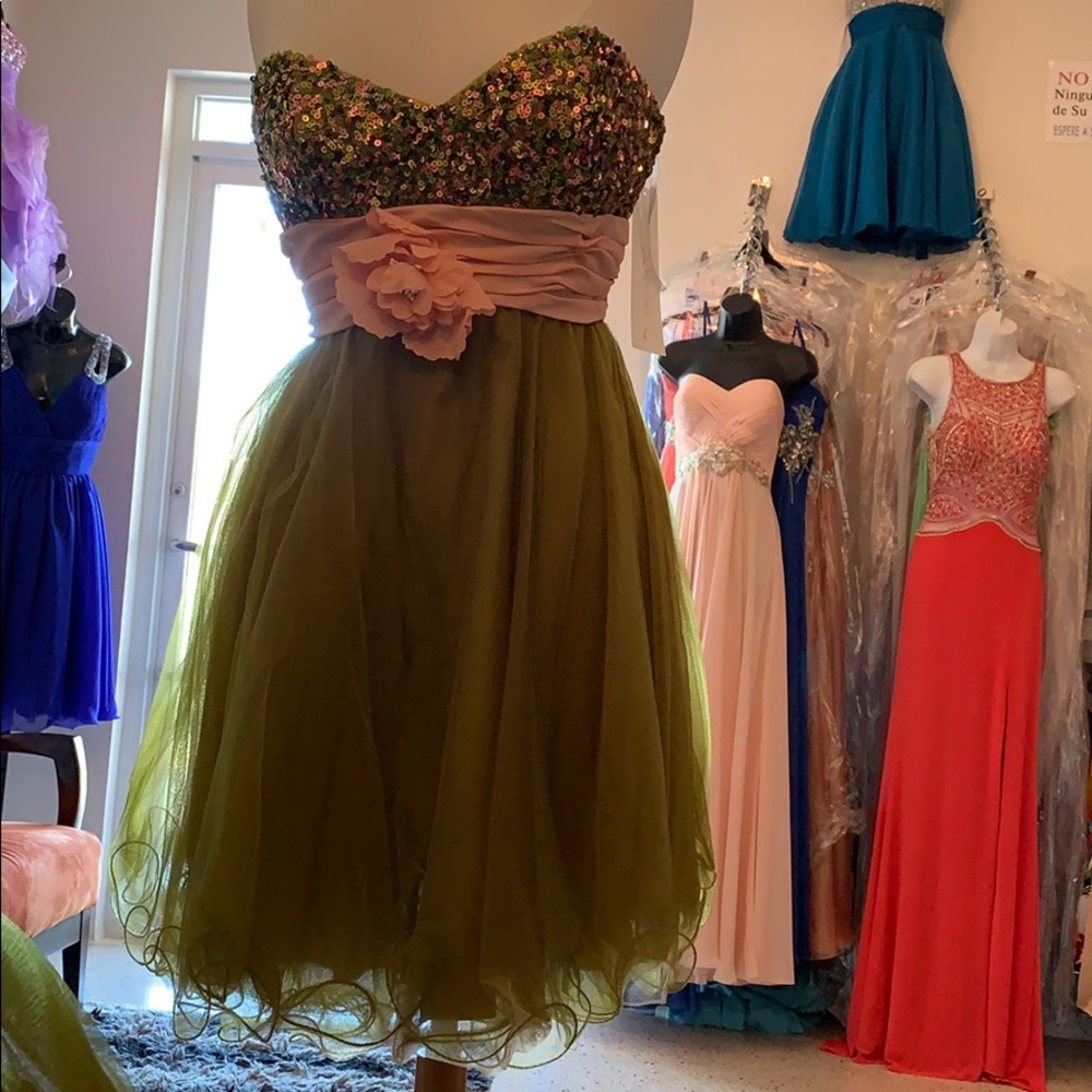 CUTE GREEN/PINK PROM DRESS